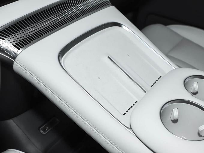 Özel Zeki Teknoloji Yetişkin Kişisel 5 Kapı 7 Koltuklu Xpeng X9 MPV 650Km EV Araç 6