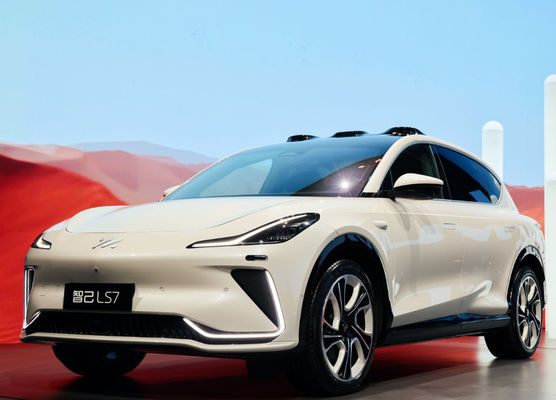 5 Kapılı 5 kişilik ihracat hızlı gemi IM Elektrikli araba IM LS7 Otomatik amiral gemisi SUV Yeni araba