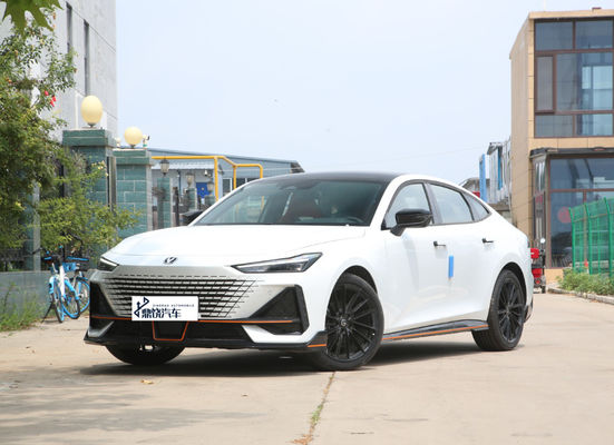 İndirim Otomatik Turbo 2WD Chang An EV Changan UNI-V 7 vites 1.5L 2.0L Benzin Sedan Yeni Araba