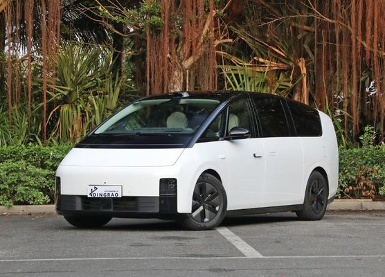 Lixiang Mega Elektrikli Araç Hızlı Gemi Akıllı Spor Otomobil Motor Gücü EV Araç