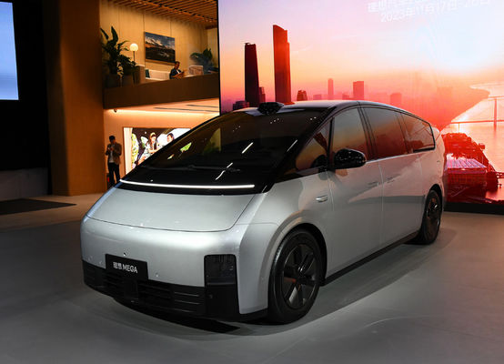 Rekabetçi Otomobil Fabrikası 2WD Lixiang Mega Elektrikli Araç MPV Otomatik Saf Yeni Enerji EV Araç