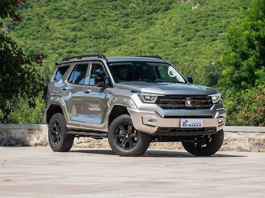 Hızlı Taşıma 5 Koltuk 2.0T Tank 400 SUV Akıllı Spor Siyah Kırmızı İç mekan 385Nm Döngü 5 Kapı